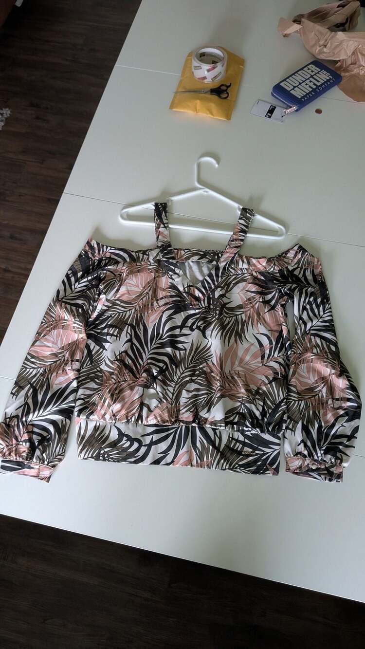 bebe Cold Shoulder Blouse Size L Palm Leaf Print Long Sleeve Top